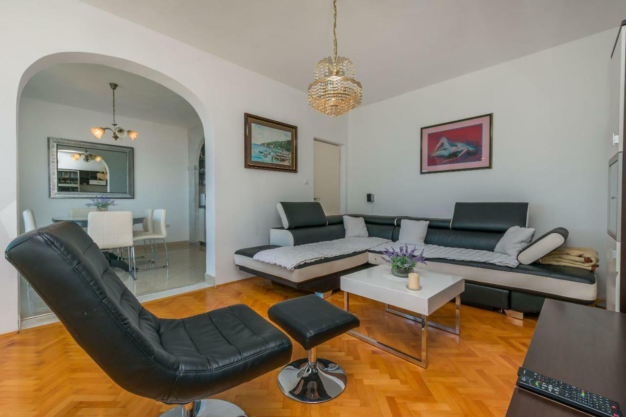 Apartment Marijana Оміш Екстер'єр фото